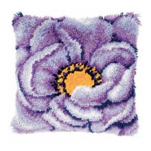 0021852-PN Подушка (ковровая техника) Vervaco 'Лиловый цветок' 40x40 см