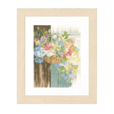 0154331-PN Набор для вышивания LanArte 'Цветочная корзина' 29x38 см